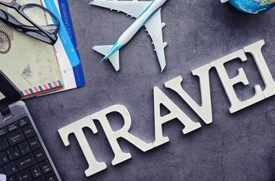 Prendre l'avion : les accessoires mobiles indispensables 